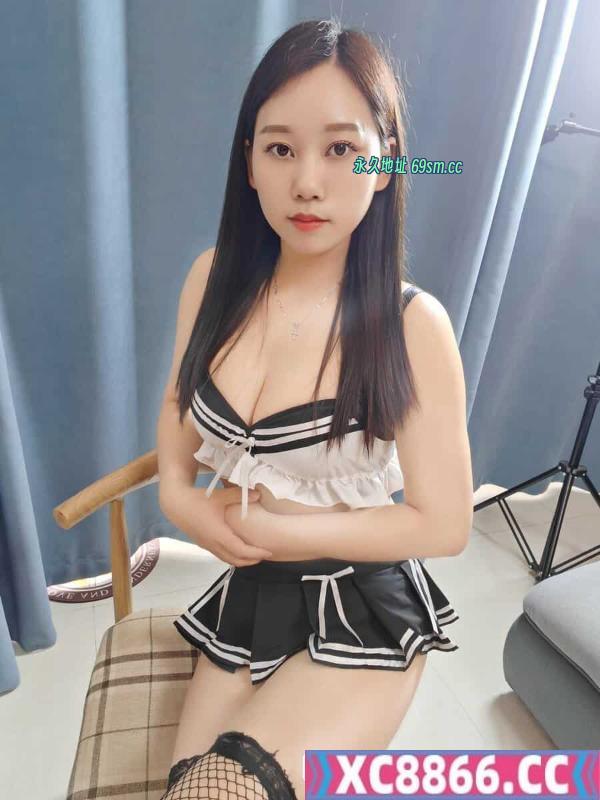 大熊小蛮腰妹子