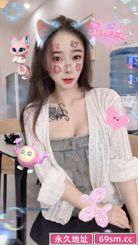 河南岸舌吻辣妹