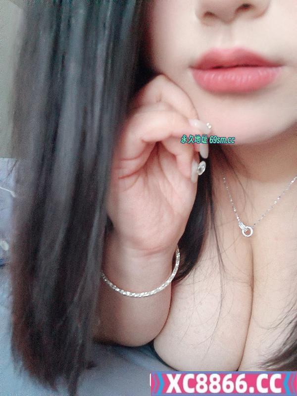 丰满巨乳小姐姐