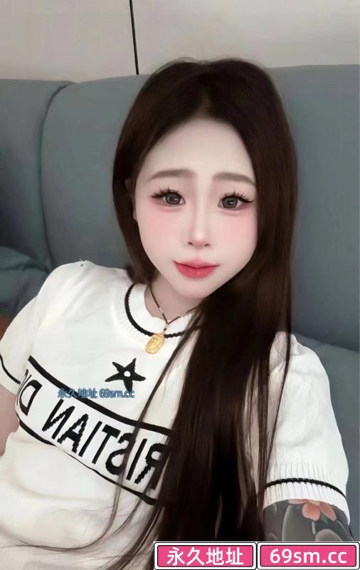 很稚嫩的小姐姐