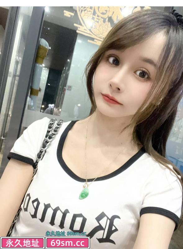 娇小可爱