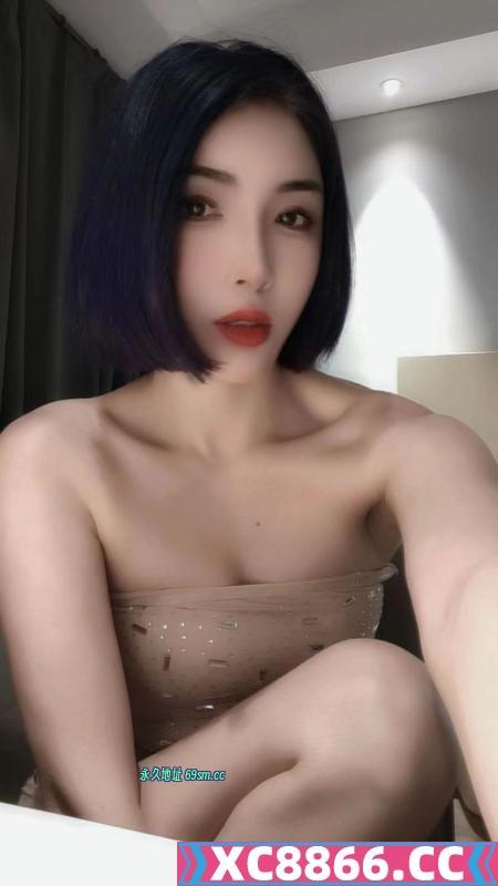条子很正的小姐姐