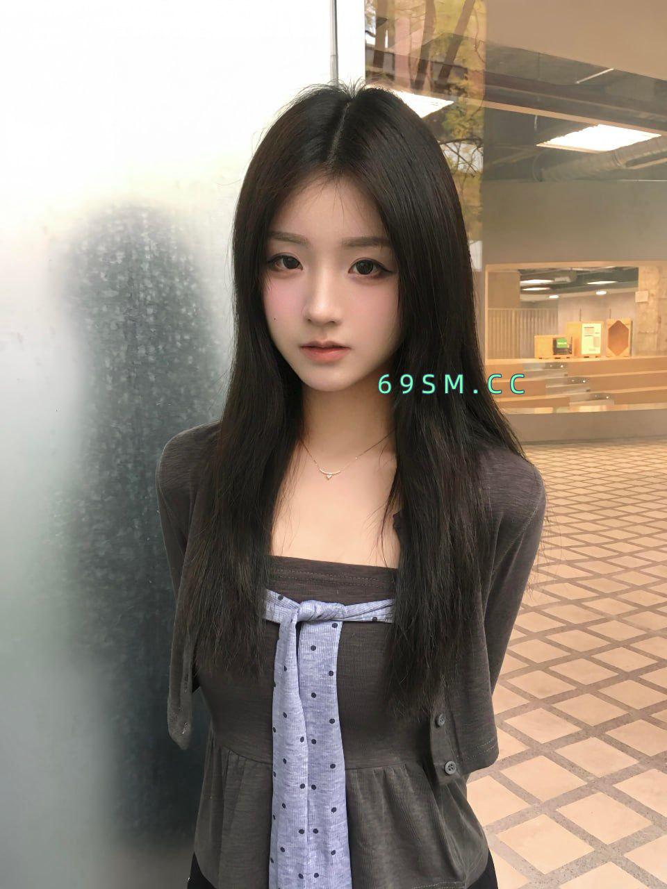 巨臀一线天少妇