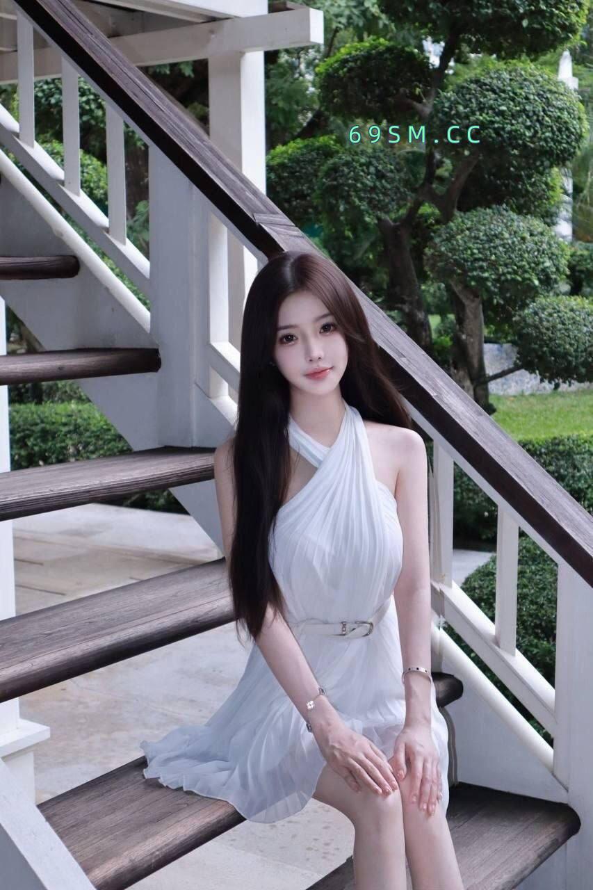 前凸后翘大胸甜甜