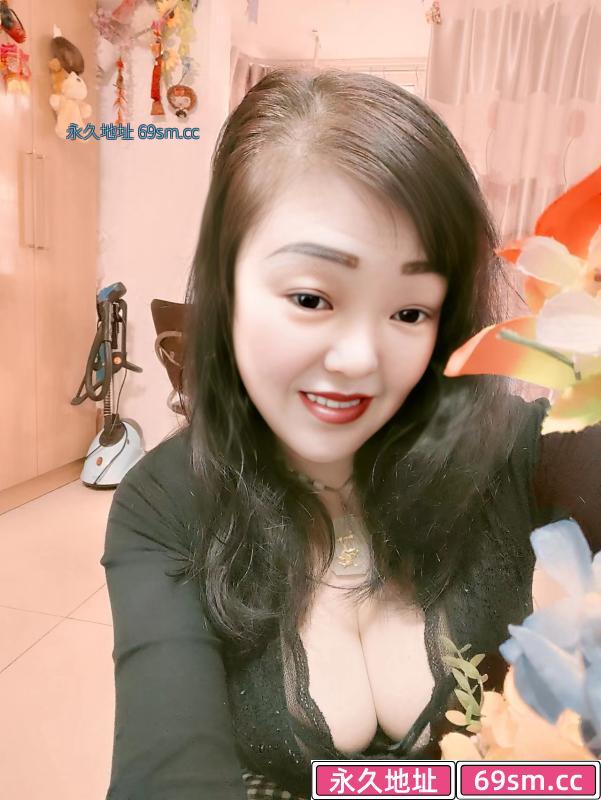大胸泄火少妇