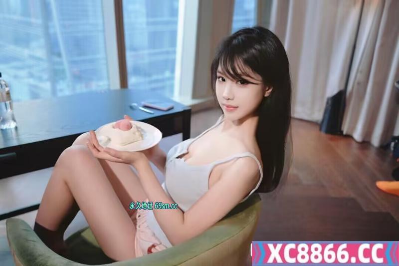 苗条清纯大长腿