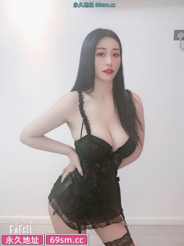 御姐扮演女王警花