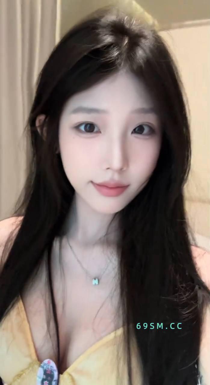 苗条紧逼大奶小骚妹