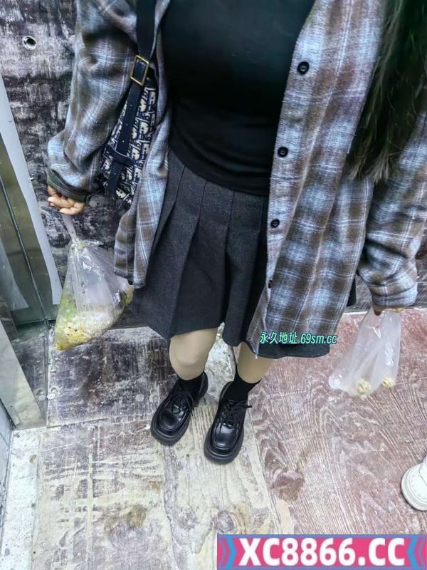丰满妹子小泰坦