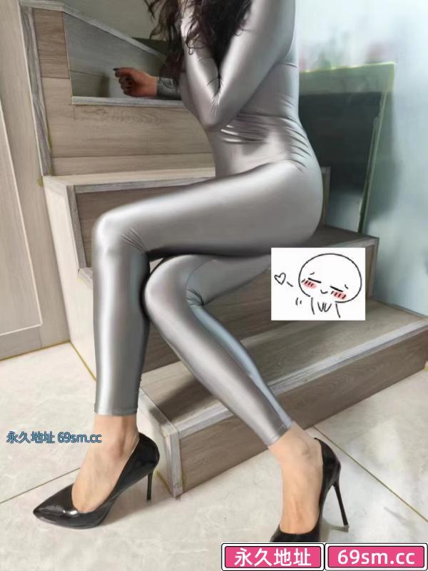 健身少妇丝袜