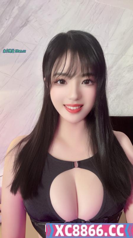 胸大屁股大的美骚妇