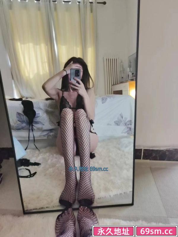 后入翘臀风骚妹子