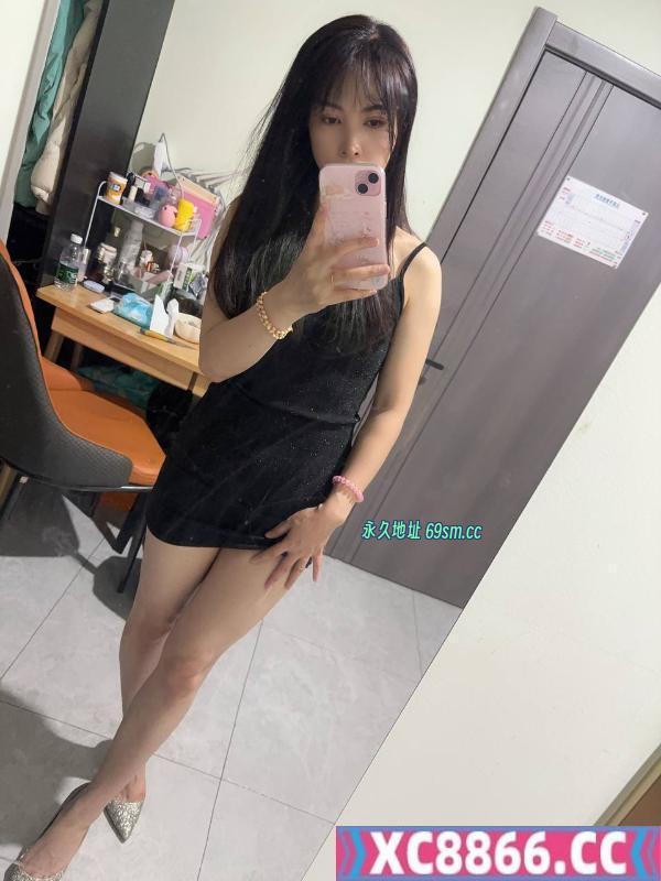 浦东白皙长腿丝足少妇