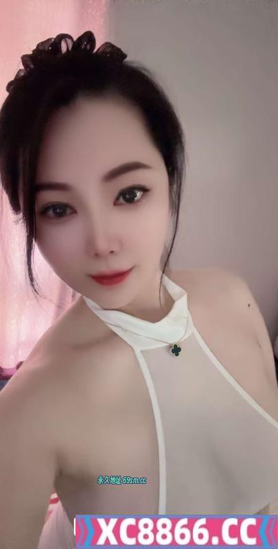 大香奶子里品尝姐姐香