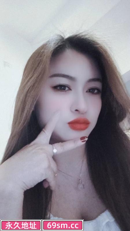 爆浆丰乳肥臀小少妇