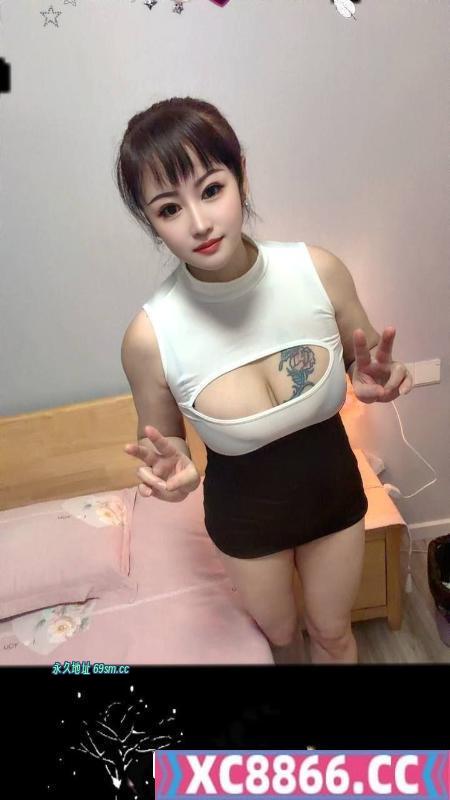 豹纹大胸风骚熟女