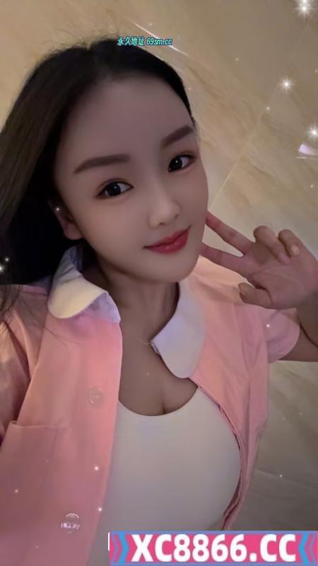 前凸后翘小甜妹