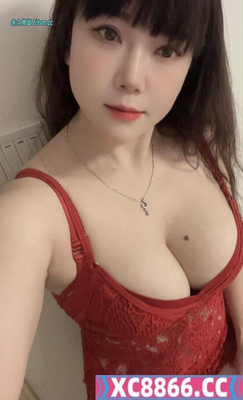 黄泥磅巨乳淫妇