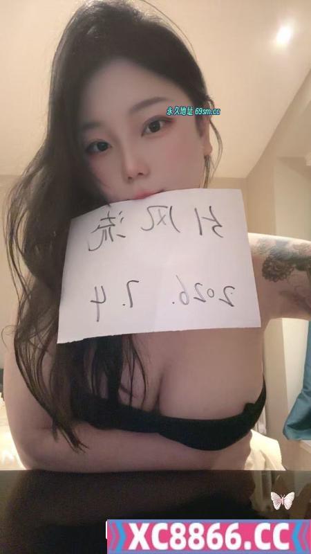 大胸闷骚喷水微胖妹妹