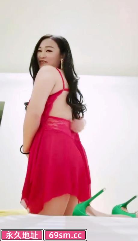 口爆射颜温柔香少妇