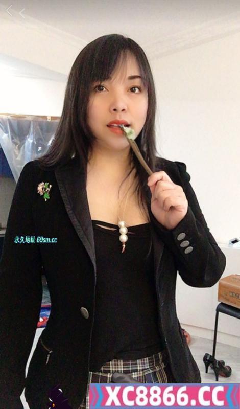 三峡广场小姐姐