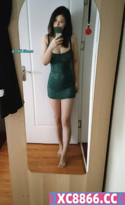 长腿大奶牛少妇