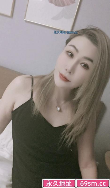 津南黑丝少妇