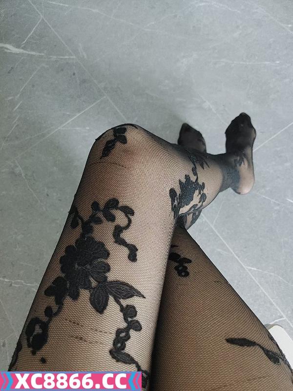 挺瘦得小姐姐