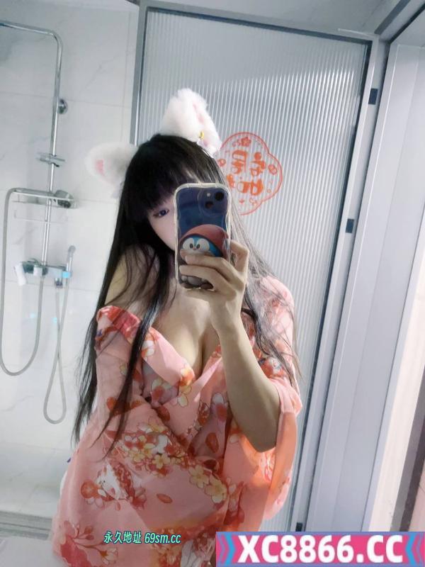 禅城妖娆白哲小女子
