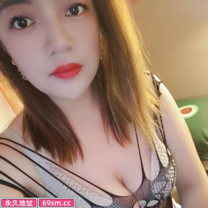 东山居家少妇