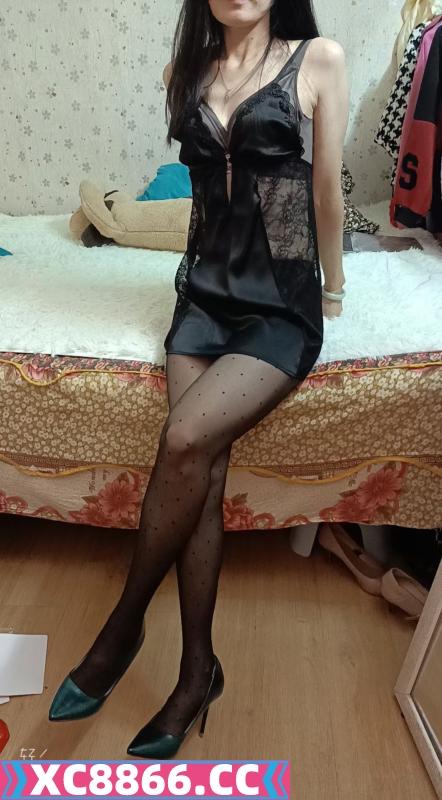 苗条水蛇腰熟女
