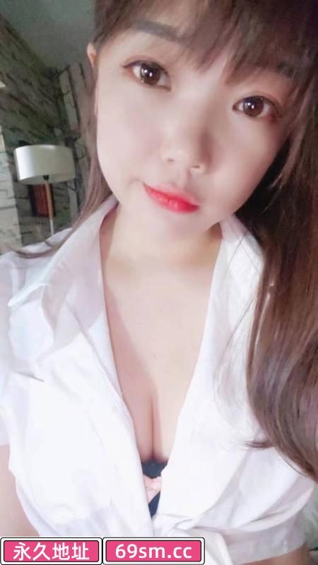 甜美可爱小美女