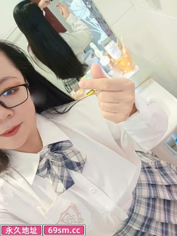 穿萝莉裙的少妇