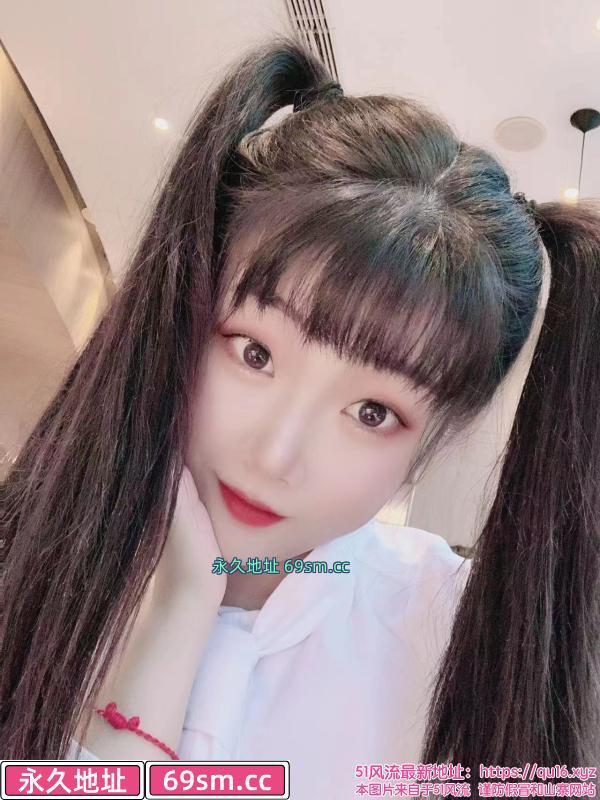 双马尾小妹