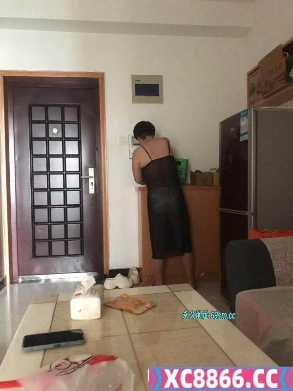 经常晒网的少妇