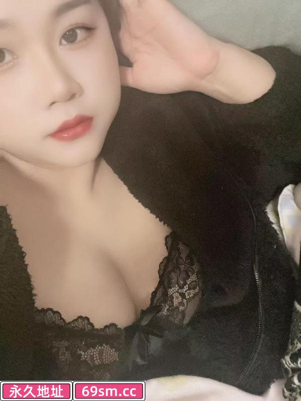 微胖服务型妹子
