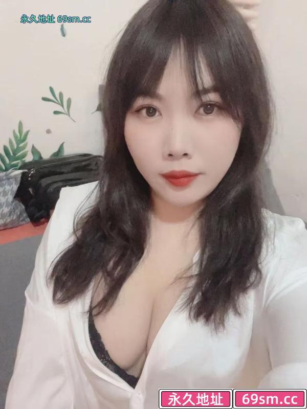 大胸翘臀丰满妹子