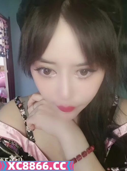身材娇小的美妞