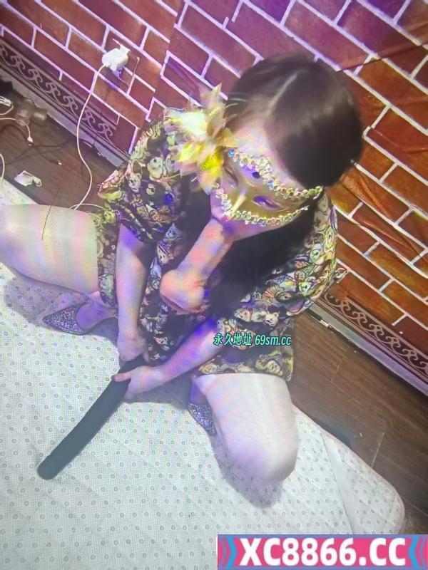 东站三通熟女秋雨
