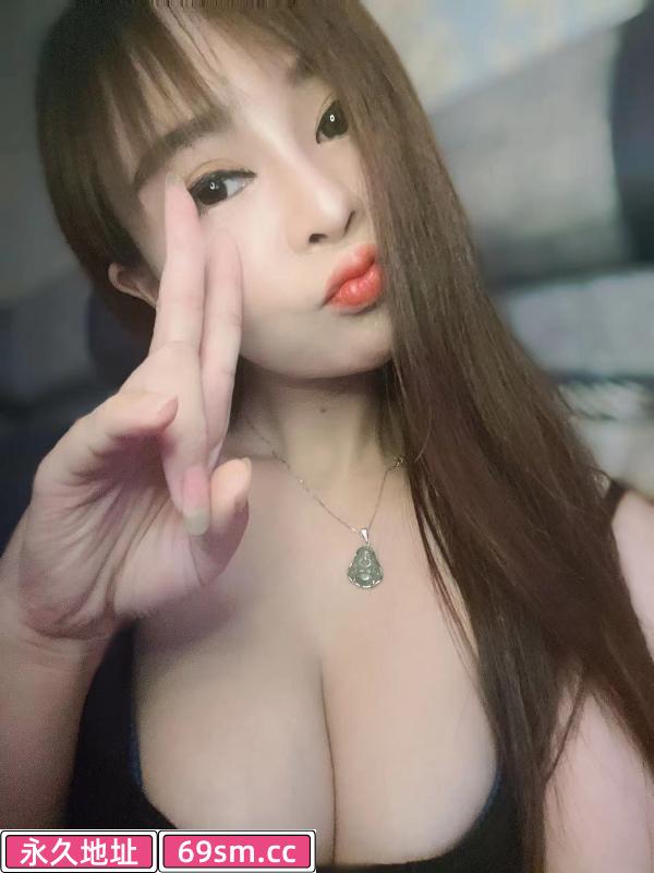 成都火车南站娇小妹子