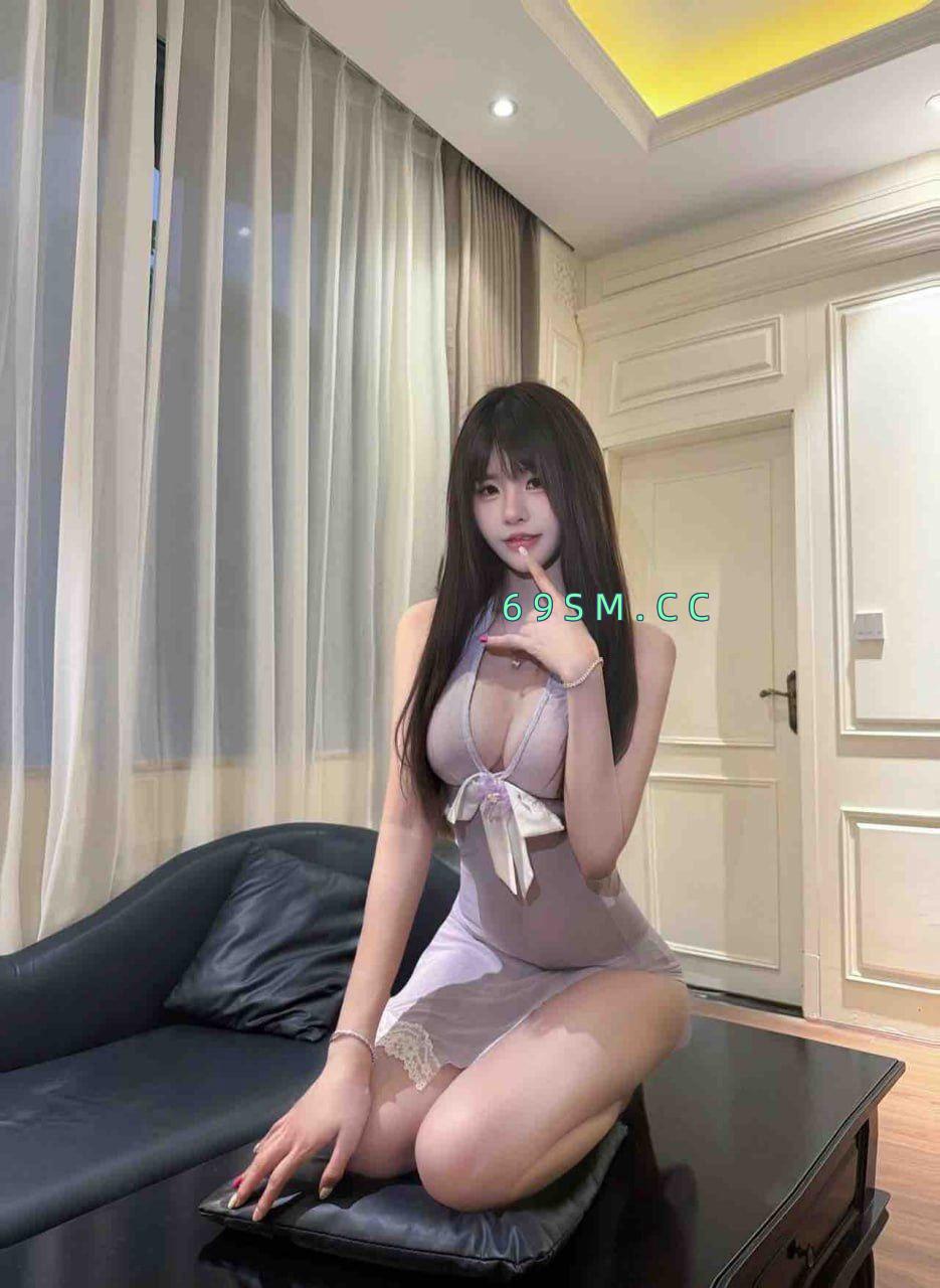 性感粉嫩兼职妹妹