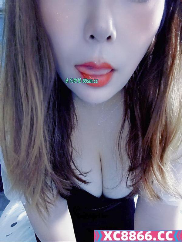 喷S 大胸翘臀人妻