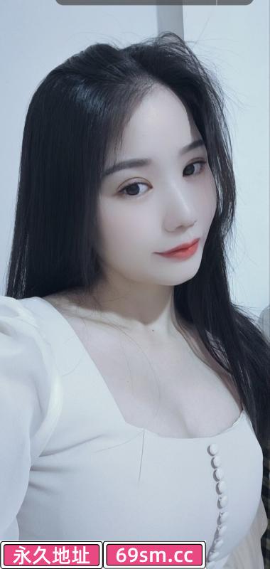 气质大胸妹子