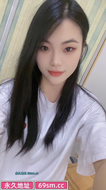 清纯肤白小可爱