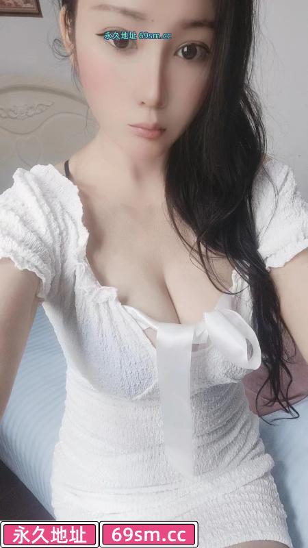 可舌吻大波妹