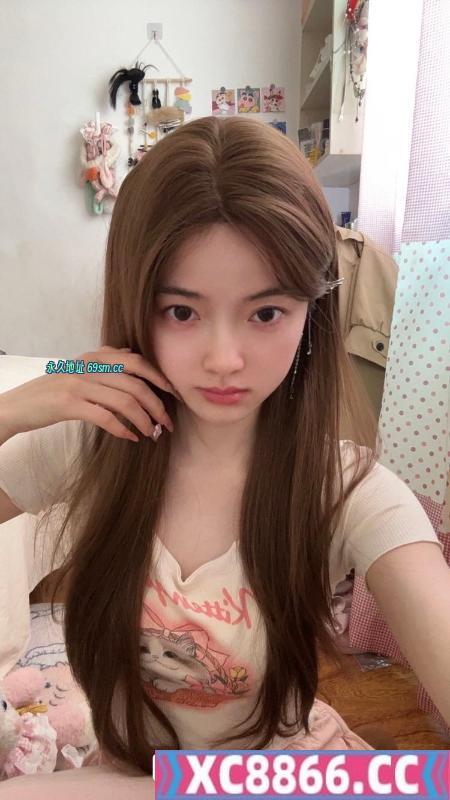 性感甜美李哈哈