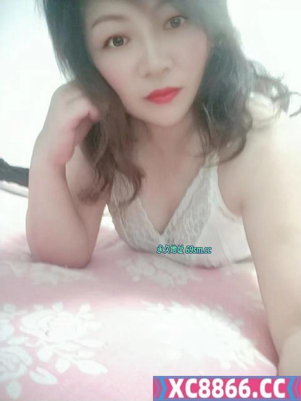 丰满迷人川妹子