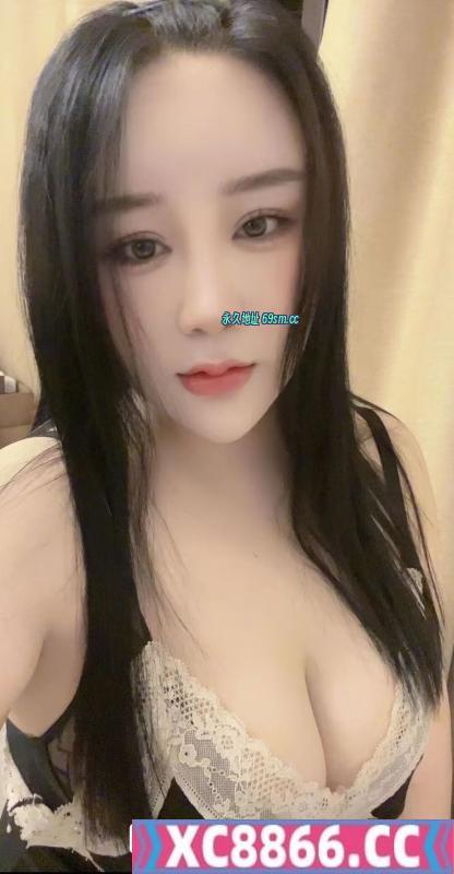 二刷大胸瑜伽苹果姐姐