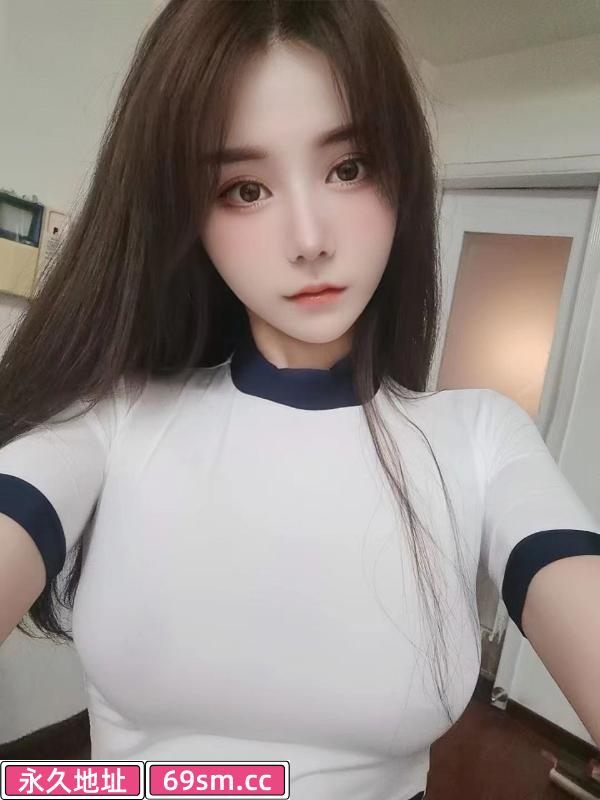 南山颜值系大胸嫩妹