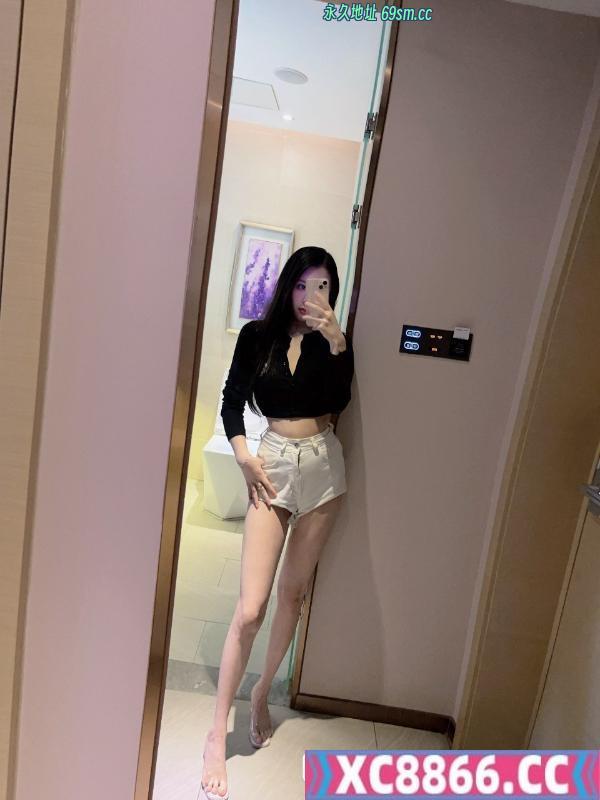 肤白撩人颜值老师